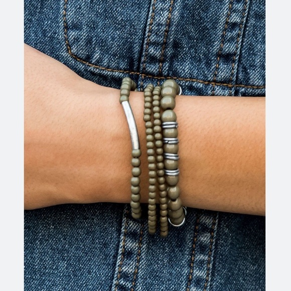 Bracelet Bundle if THREE Popular Trend Bracelets Retail Value $30 - Picture 5 of 6